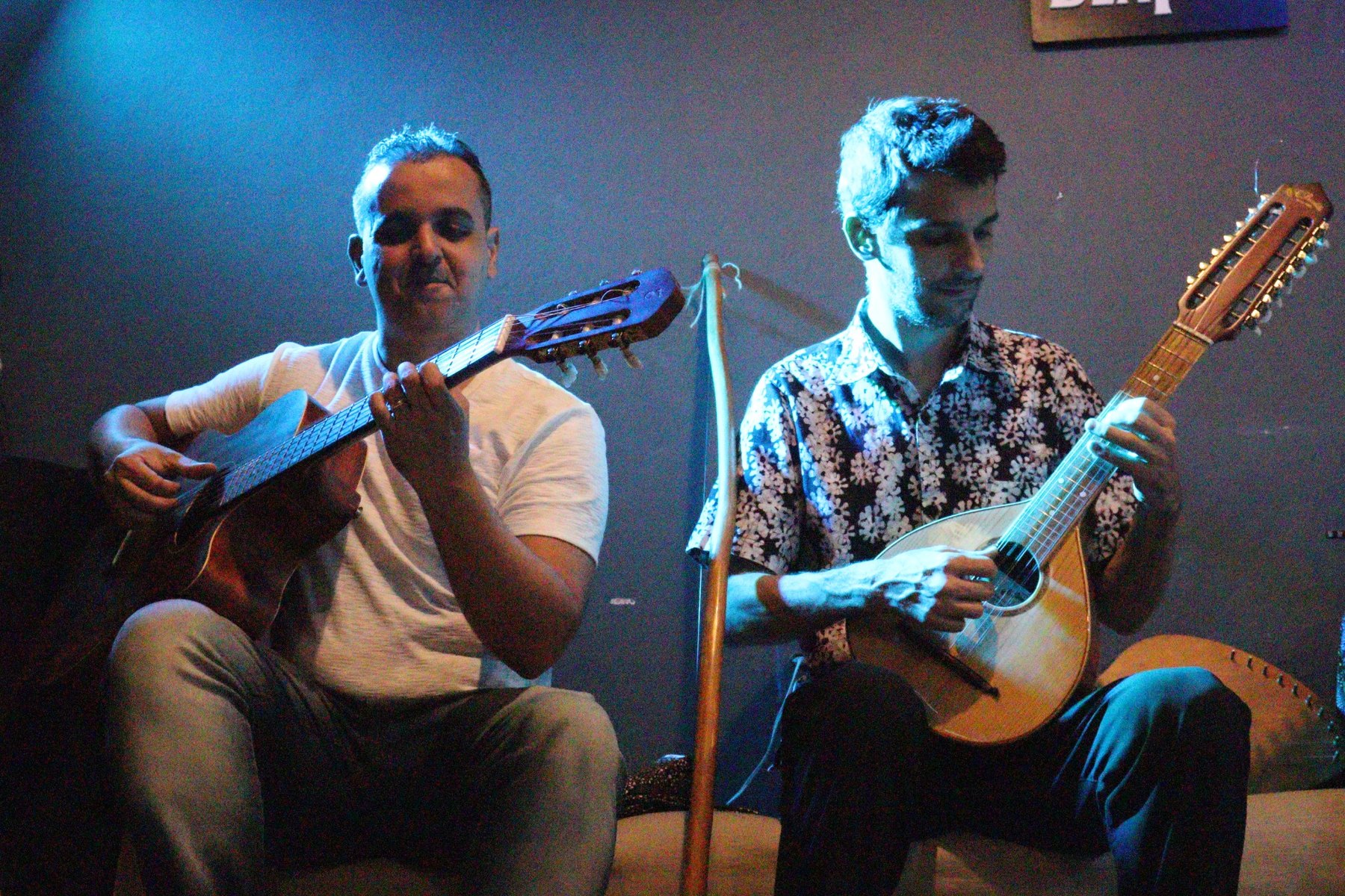 João and Thiago Zíngaro performing together